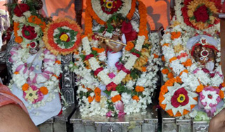 Madan Mohan, Laxmi and Saraswati @ Narendra Tank