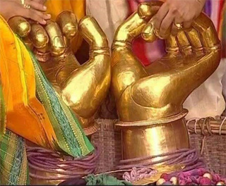 Suna Hasta - Golden Hand Suna Hasta - Golden Hand