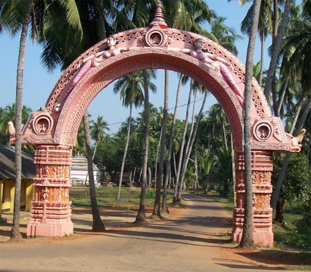 Entrance Gate on the Puri Bhubaneswar Highway
