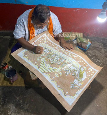 Pattachitra chitrakara at Raghurajpur village
