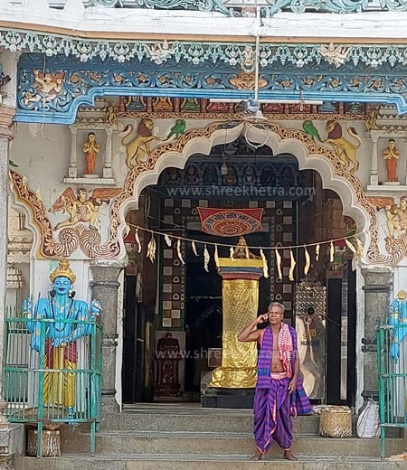 Entrance gate of the inner sanctum