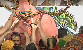 Servitors establishing Lord Balabhadra